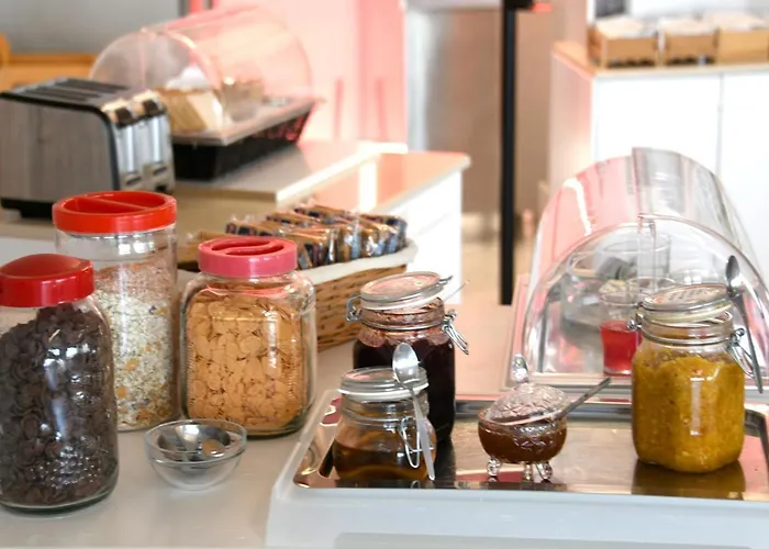 克里纳基斯海滩酒店 *