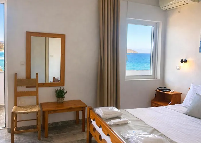 克里纳基斯海滩酒店 酒店