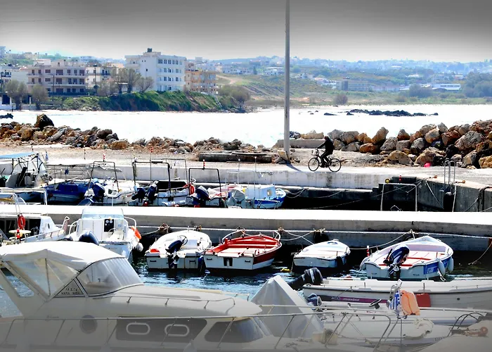 Готель Klinakis *