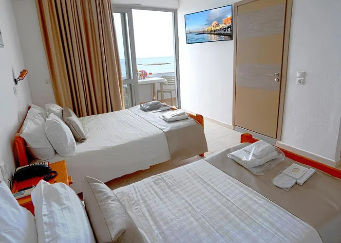 Готель Klinakis *