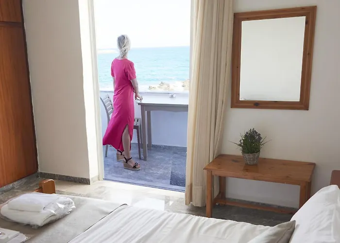 Готель Klinakis *